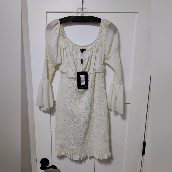 Pretty Little Thing Cream Chiffon Shirred Bodycon Dress - Picture 2 of 4